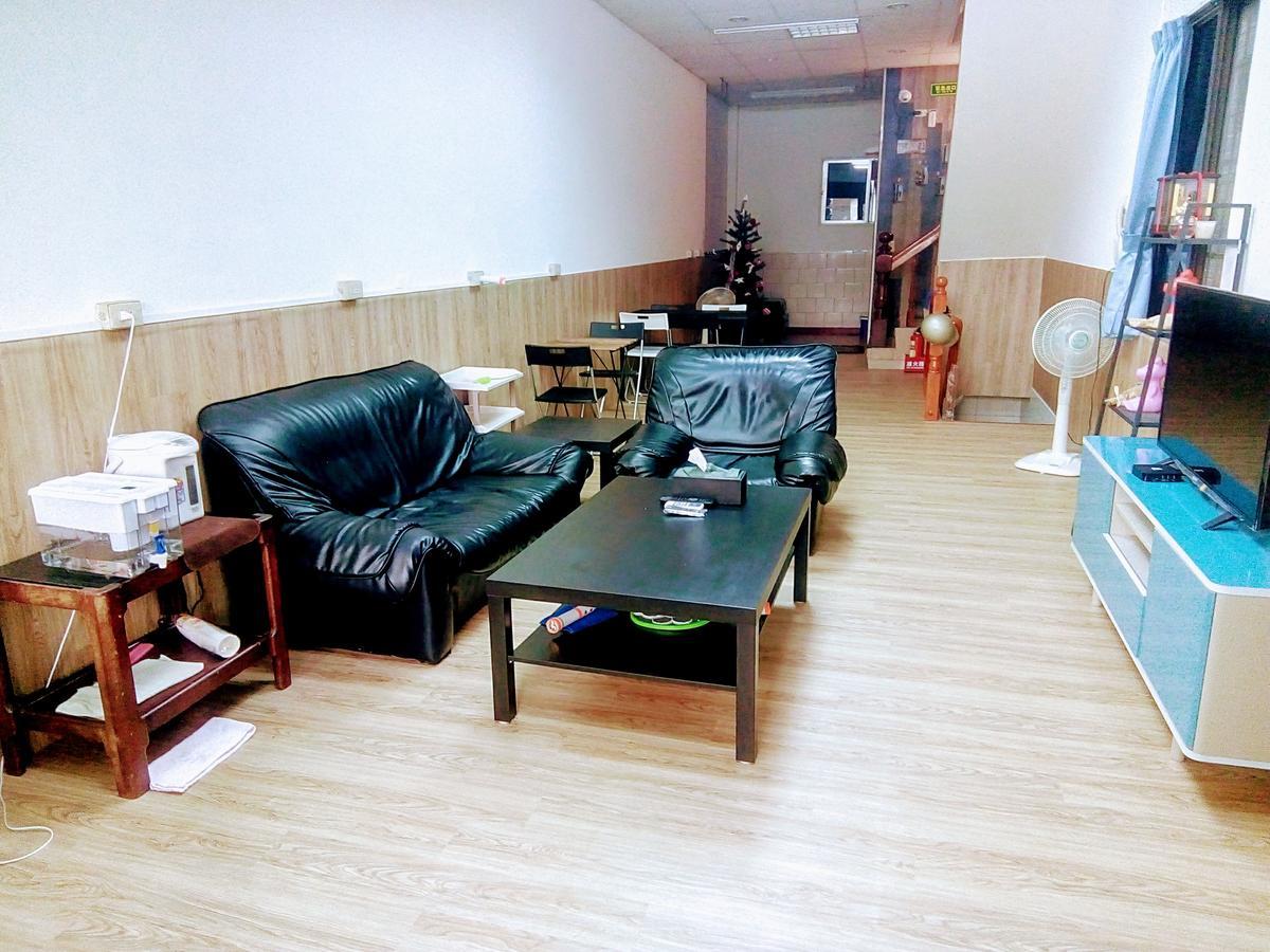 فندق Traveler Station كاوشيونغ المظهر الخارجي الصورة